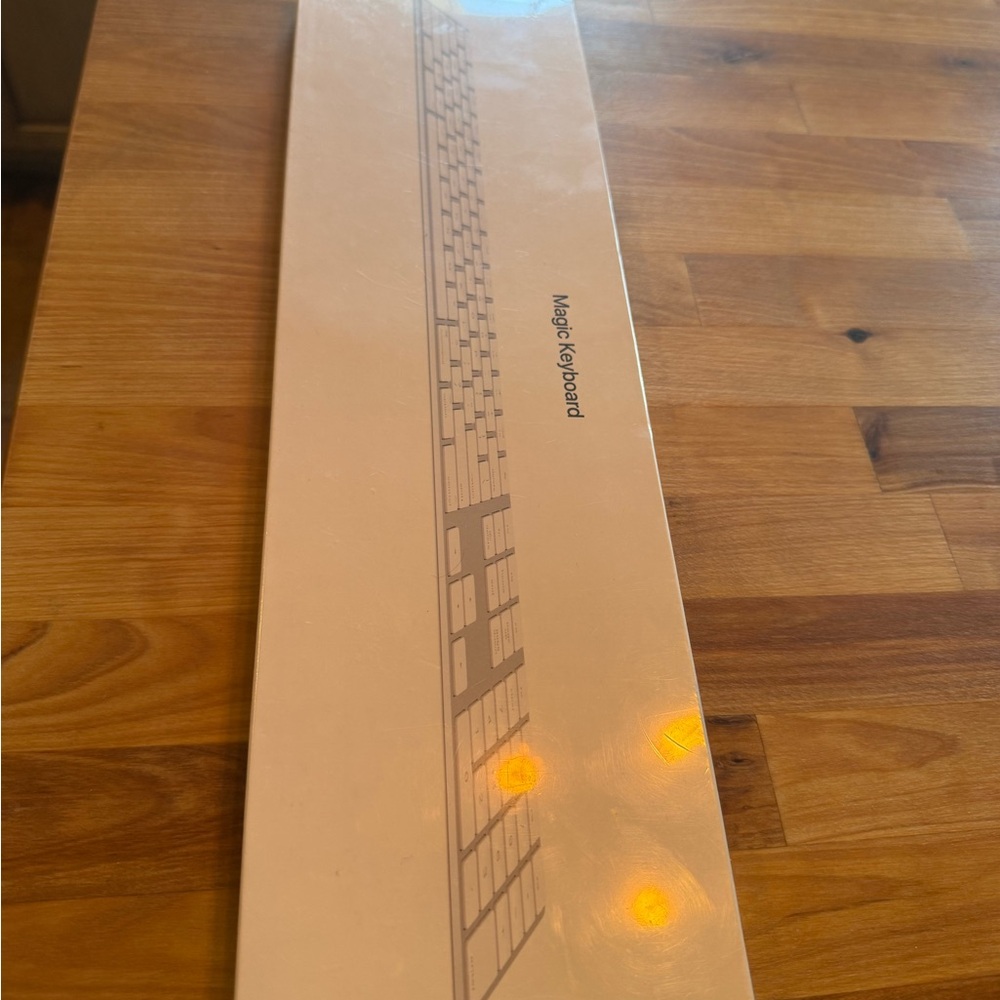 Apple Wireless Keyboard with Numeric Keypad